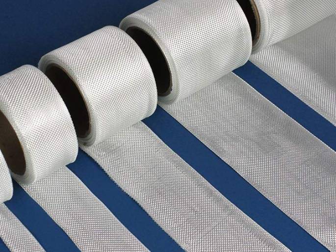 La cinta de tela de fibra de vidrio está disponible en varios tamaños.