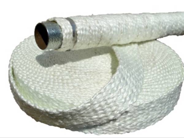 Os fios de fibra de vidro são usados como material de isolamento térmico.